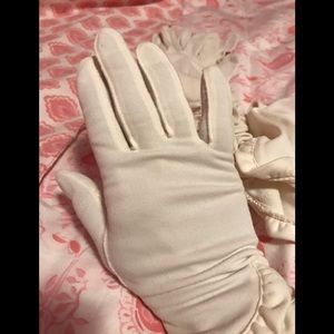 Gloves Ruffled Wrists White